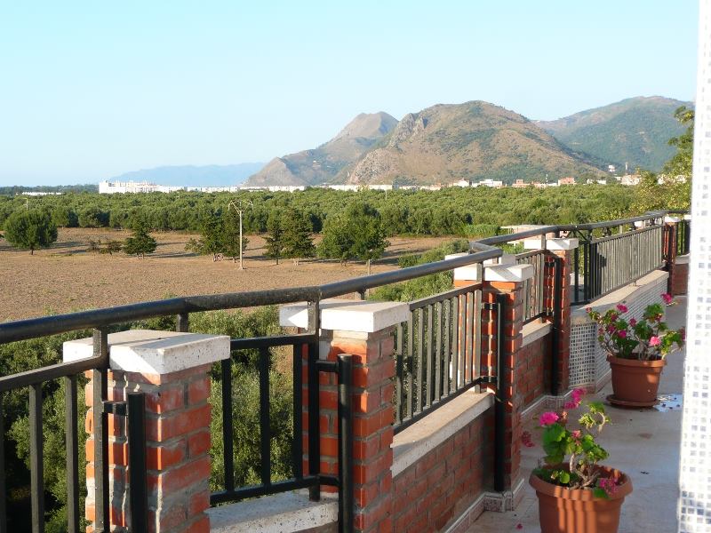 Balcon avec vue sur la vallée
